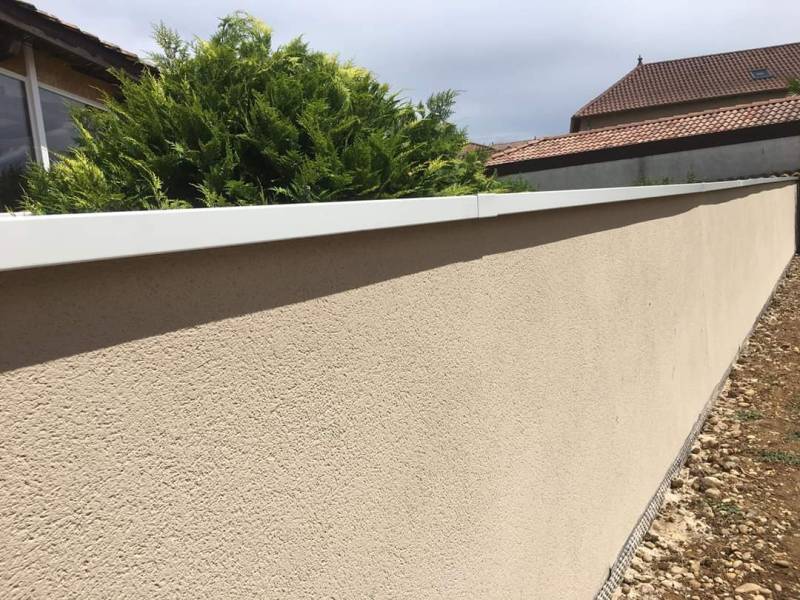 Couvertine aluminium laquée sur mesure pour la protection de murs de cloture La Ciotat Bouches-du-Rhône